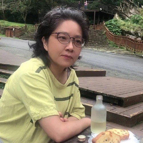 台中 佳佳 老師